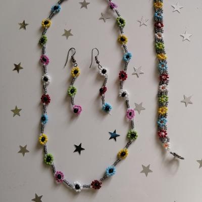 Parure perles fleurs multicolore